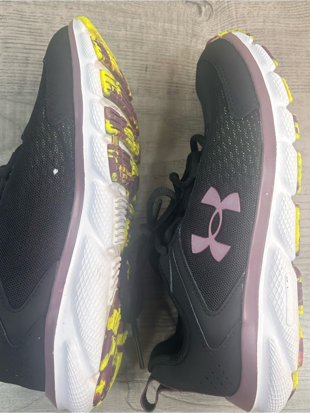 Under Armour Women's Charged Assert Black & Mauve Athletic Running Sneakers Sz7 - Picture 7 of 11